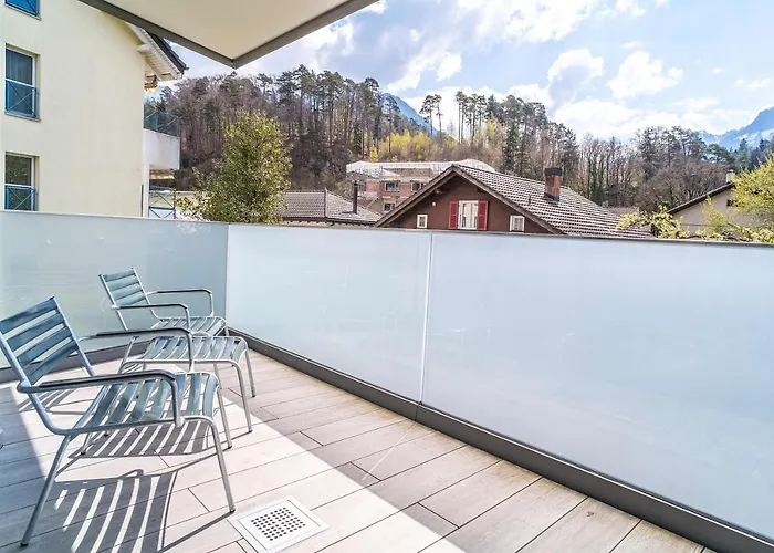 Flueehblueemli - Griwa Rent Ag Apartman *